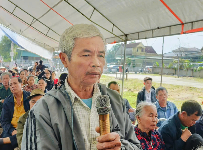 Cử tri thực hiện quyền làm chủ của mình thông qua bày tỏ ý kiến với đại biểu HĐND tại các cuộc tiếp xúc cử tri. Ảnh: Bình Nguyên