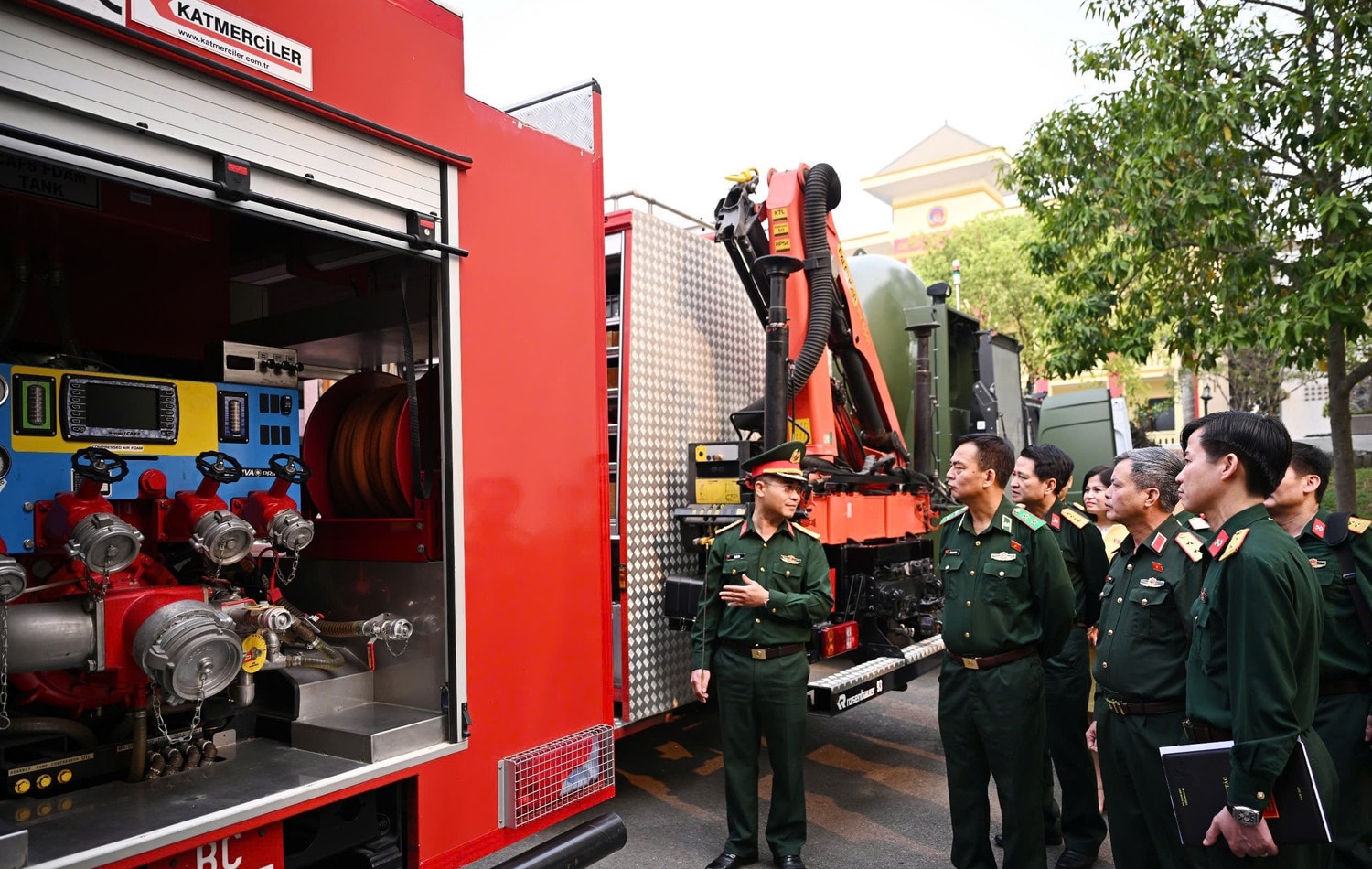 Đoàn khảo sát của Ủy ban Quốc phòng, An ninh và Đối ngoại khảo sát thực tế tại Tiểu đoàn Công binh vật cản 93