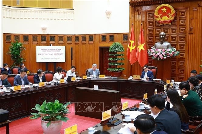 Thủ tướng Phạm Minh Chính chủ trì phiên họp thứ nhất của Ban Chỉ đạo về Trung tâm tài chính khu vực và quốc tế. Ảnh: Dương Giang/TTXVN