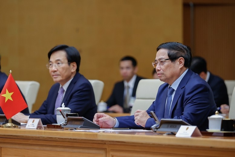 Thủ tướng Phạm Minh Chính chúc mừng những thành tựu quan trọng mà đất nước và nhân dân Burundi đã đạt được dưới sự dẫn dắt của Tổng thống Évariste Ndayishimiye. Ảnh: VGP/Nhật Bắc