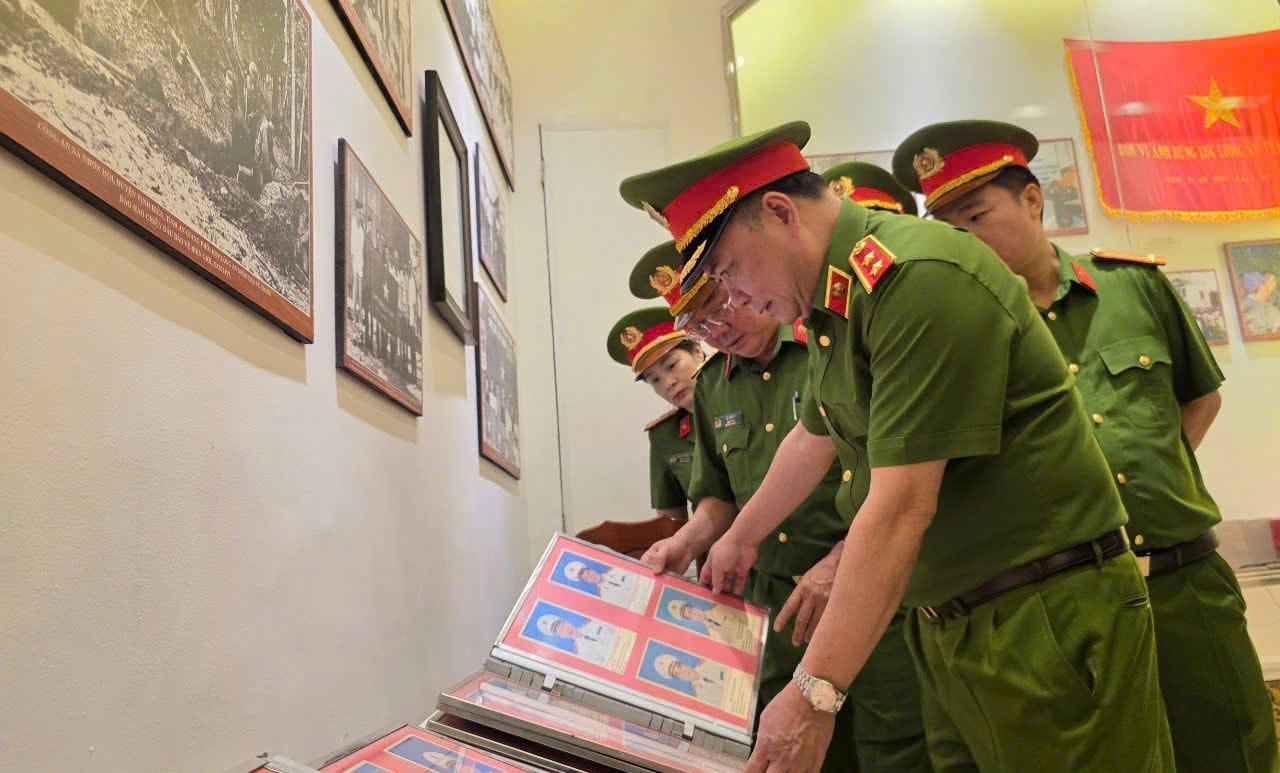 tham-quan.jpg
