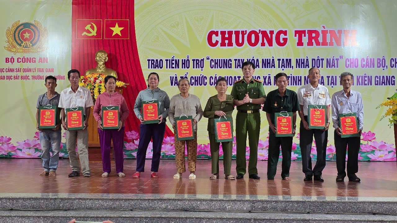 tang-qua.jpg