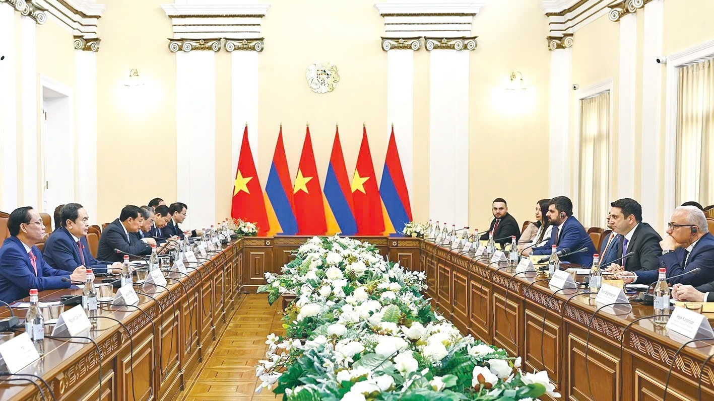 Chủ tịch Quốc hội Trần Thanh Mẫn hội đàm với Chủ tịch Quốc hội Armenia Alen Simonyan. Ảnh: Doãn Tấn – TTXVN