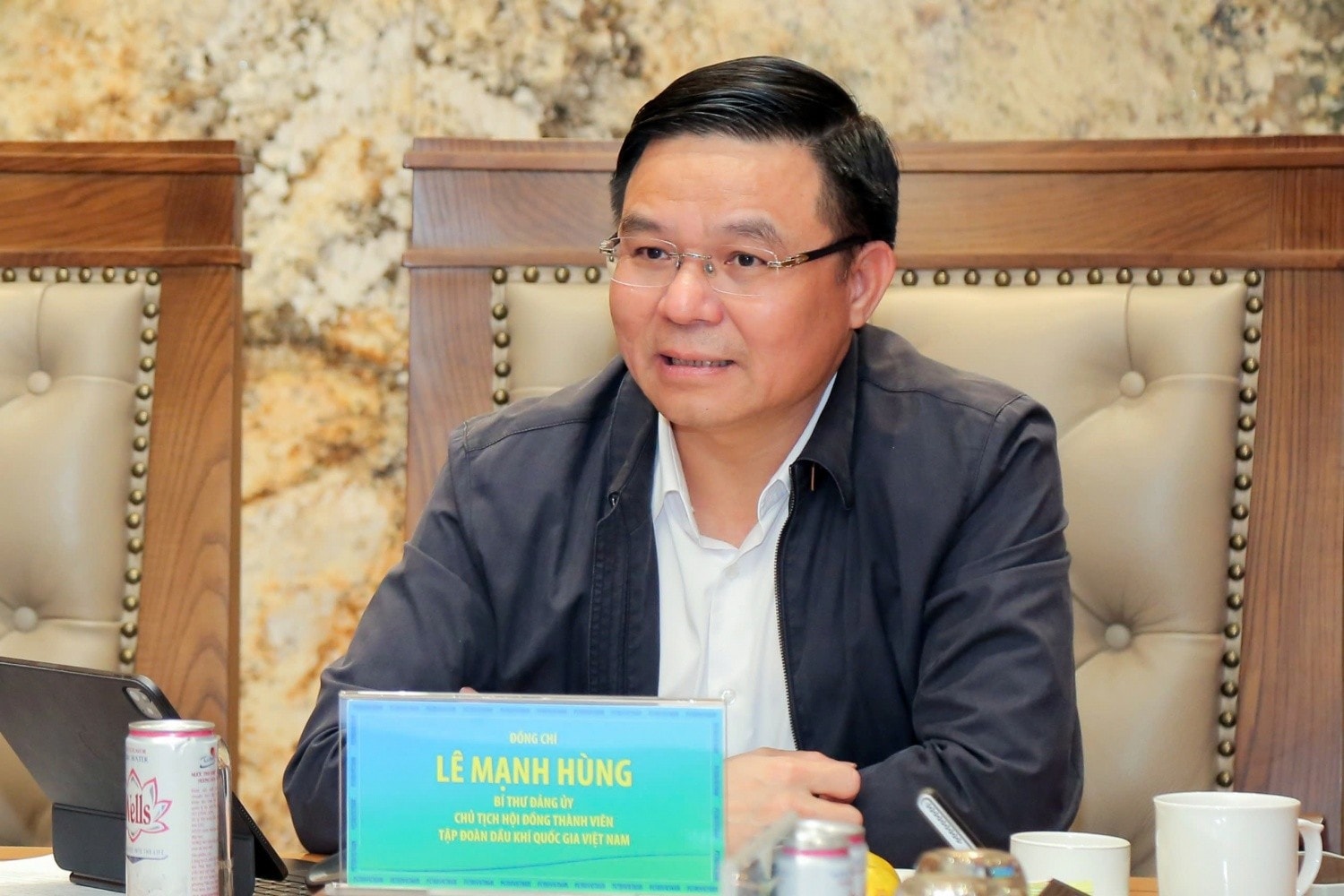 Chủ tịch HĐTV Petrovietnam Lê Mạnh Hùng chia sẻ tại hội thảo.