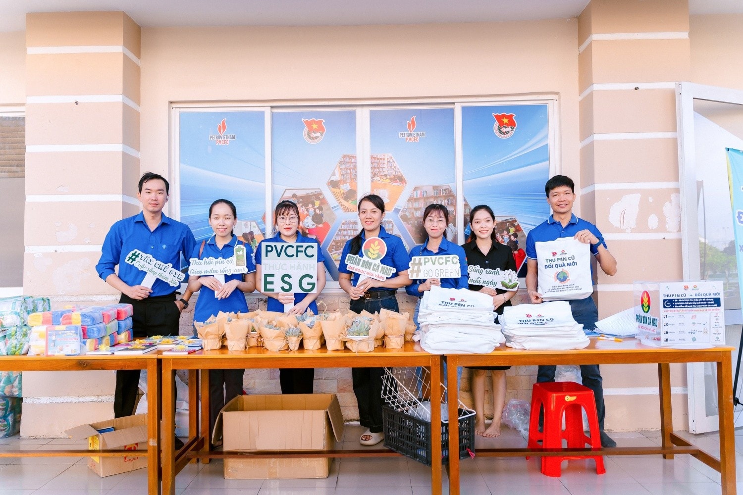 Trong năm 2024, 4 đợt thu pin đổi quà đã thu gom được gần 200kg pin cũ đã qua sử dụng.