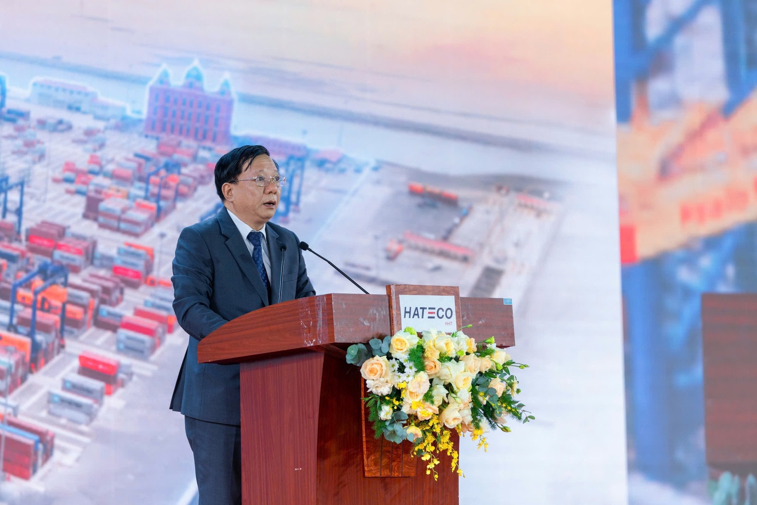 cang-quoc-te-hateco-2.jpg