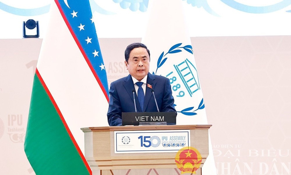 National Assembly Chairman speaks at a high-level segment of the general debate of the 150th Assembly of the Inter-Parliamentary Union (IPU-150) in Tashkent, Uzbekistan, on April 6 morning. (Photo: Lam Giang) img-9193.jpg