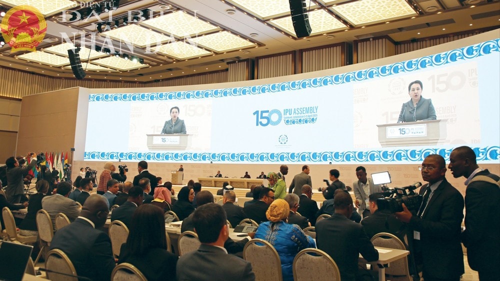 President of the Senate of Uzbekistan Tanzila Narbaeva addresses the opening ceremony of the IPU-150 on April 5 evening. (Photo: Lam Giang) img-9162.jpg
