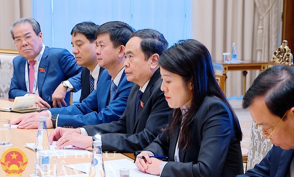 NA Chairman Tran Thanh Man speaks at the meeting. (Photo: Lam Giang) img-9335.jpg