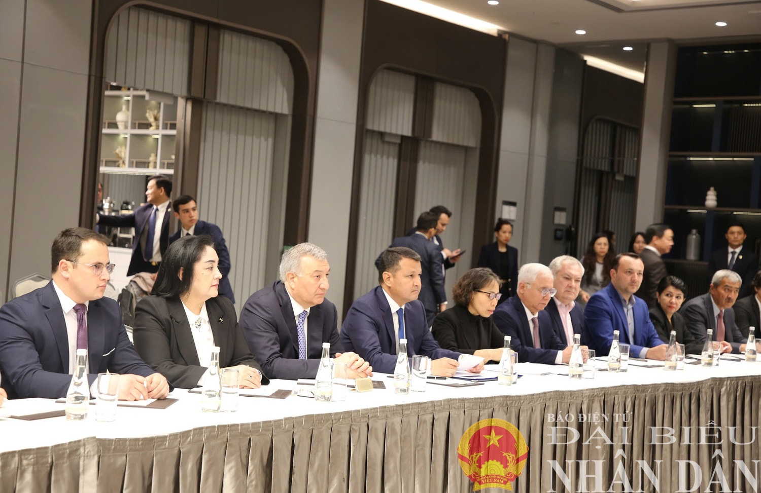Các đại biểu Ủy ban về quan hệ liên dân tộc và kiều bào ở nước ngoài và Hội hữu nghị Uzbekistan - Việt Nam tham dự cuộc tiếp