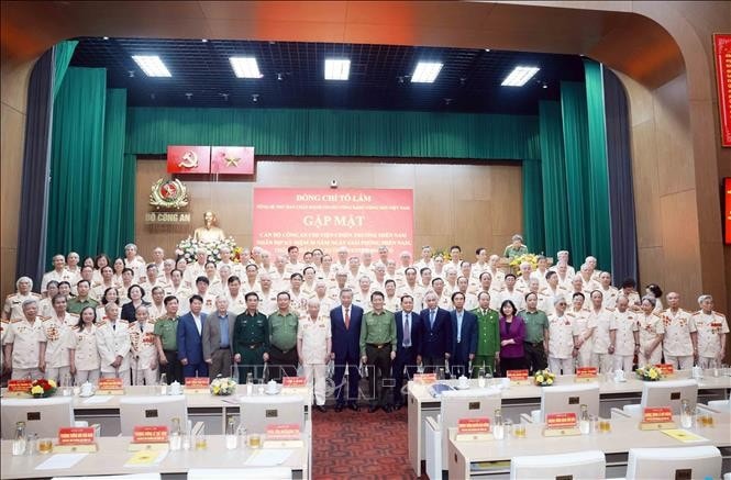 Tổng Bí thư Tô Lâm gặp mặt cán bộ công an chi viện chiến trường miền Nam. Ảnh: Thống Nhất/TTXVN