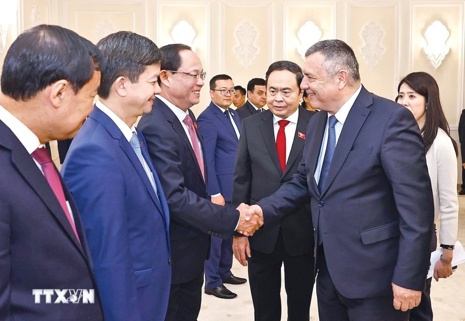 ctqh-hoi-dam-ct-ha-vien7.jpg