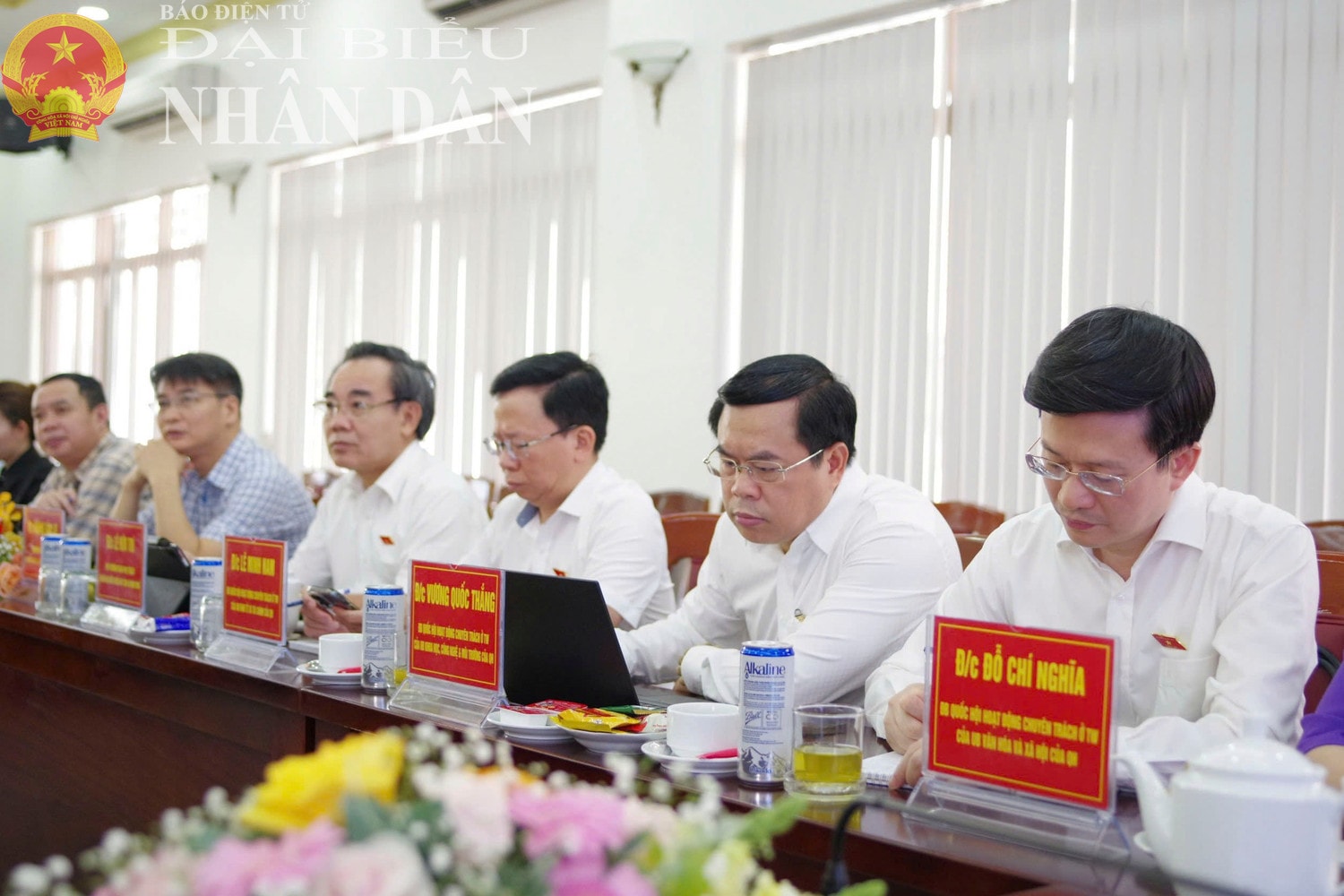 Các đại biểu tại cuộc làm việc