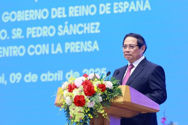 Prime Minister Pham Minh Chinh speaks at the press conference in Hanoi on April 9. (Photo: VNA) Prime Minister Pham Minh Chinh speaks at the press conference in Hanoi on April 9. (Photo: VNA)