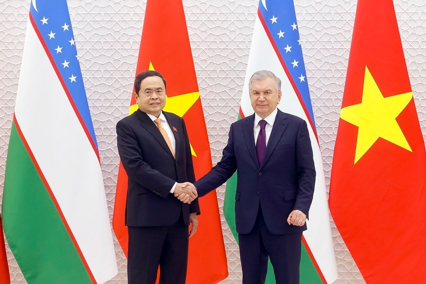 vna-potal-chu-tich-quoc-hoi-hoi-kien-tong-thong-uzbekistan-7958706.jpg