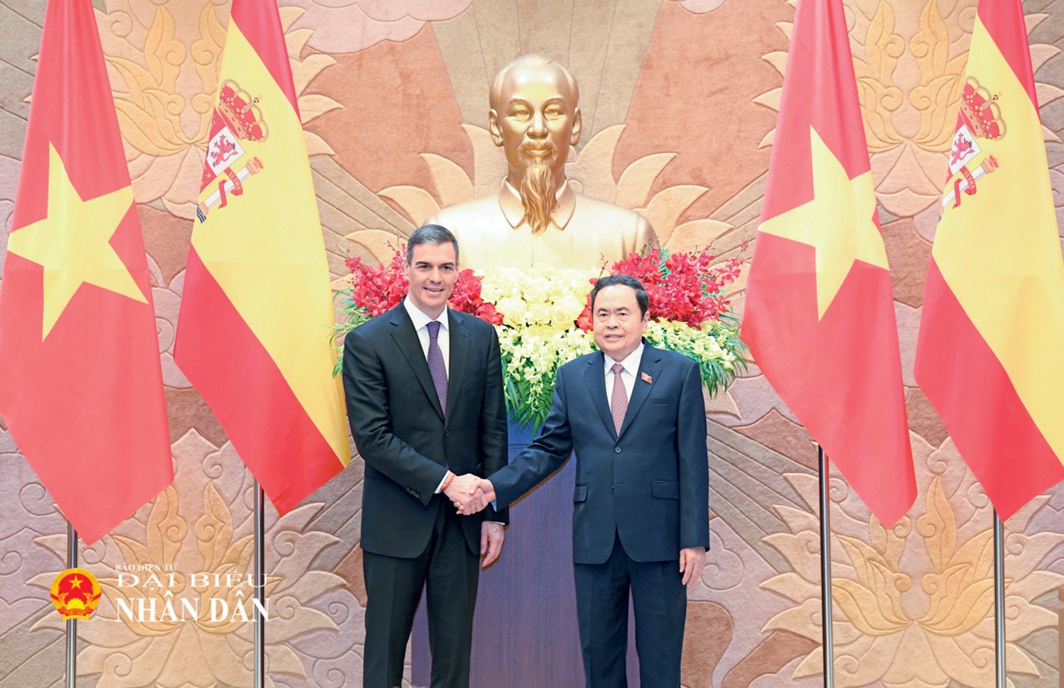 Chủ tịch Quốc hội Trần Thanh Mẫn hội kiến Thủ tướng Tây Ban Nha Pedro Sanchez. Ảnh: Lâm Hiển