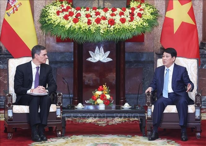 Chủ tịch nước Lương Cường tiếp Thủ tướng Tây Ban Nha Pedro Sánchez. Ảnh: Lâm Khánh/TTXVN