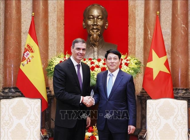 Chủ tịch nước Lương Cường tiếp Thủ tướng Tây Ban Nha Pedro Sánchez. Ảnh: Lâm Khánh/TTXVN