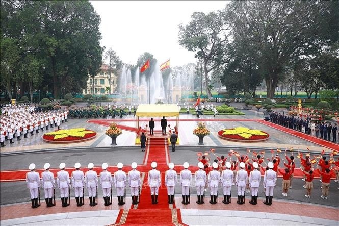 Lễ đón Thủ tướng Tây Ban Nha Pedro Sánchez thăm chính thức Việt Nam. Ảnh: Dương Giang/ TTXVN