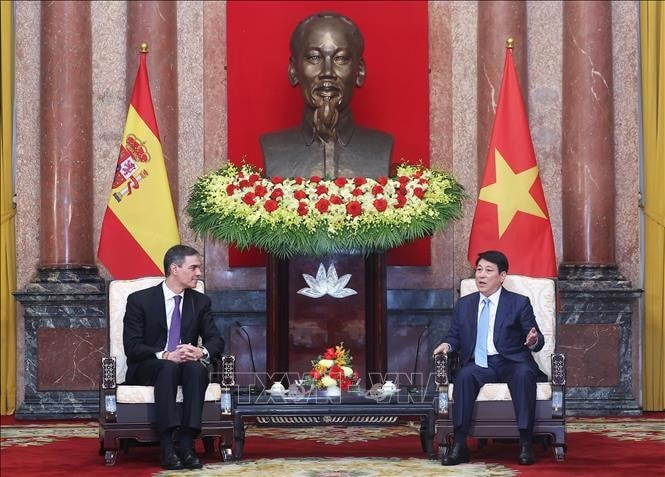 Chủ tịch nước Lương Cường tiếp Thủ tướng Tây Ban Nha Pedro Sánchez. Ảnh: Lâm Khánh/TTXVN