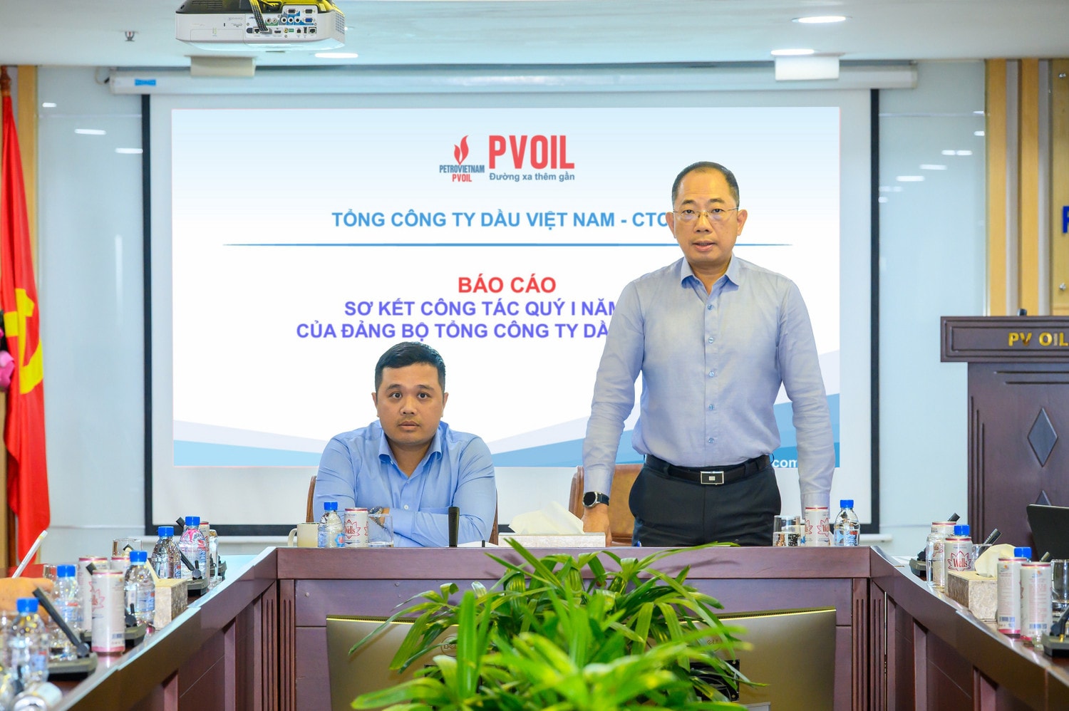dc-cao-hoai-duong-bi-thu-dang-uy-chu-tich-hdqt-tong-cong-ty-chi-dao-tai-hoi-nghi.jpg