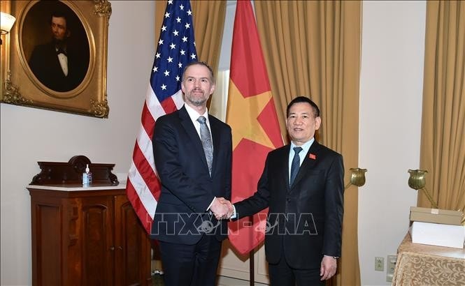 Phó Thủ tướng Hồ Đức Phớc gặp Đại diện Thương mại Mỹ Jamieson Greer. Ảnh: TTXVN