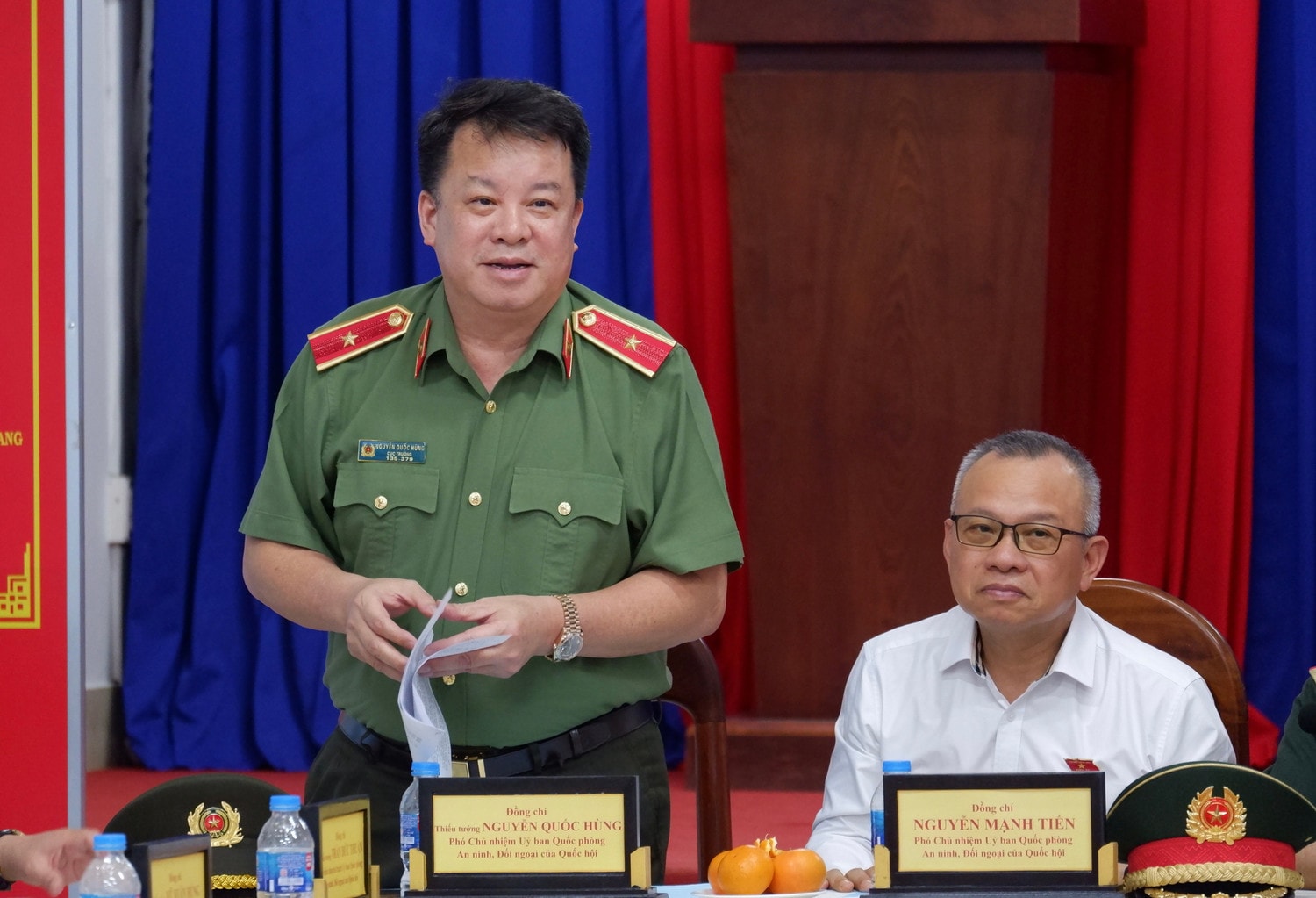 Phó Chủ nhiệm Ủy ban Quốc phòng, An ninh và Đối ngoại Nguyễn Quốc Hùng phát biểu