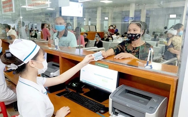 Tiếp tục lắng nghe, giải đáp vướng mắc của người dân và cơ sở khám bệnh, chữa bệnh để bảo đảm lợi ích cho người bệnh