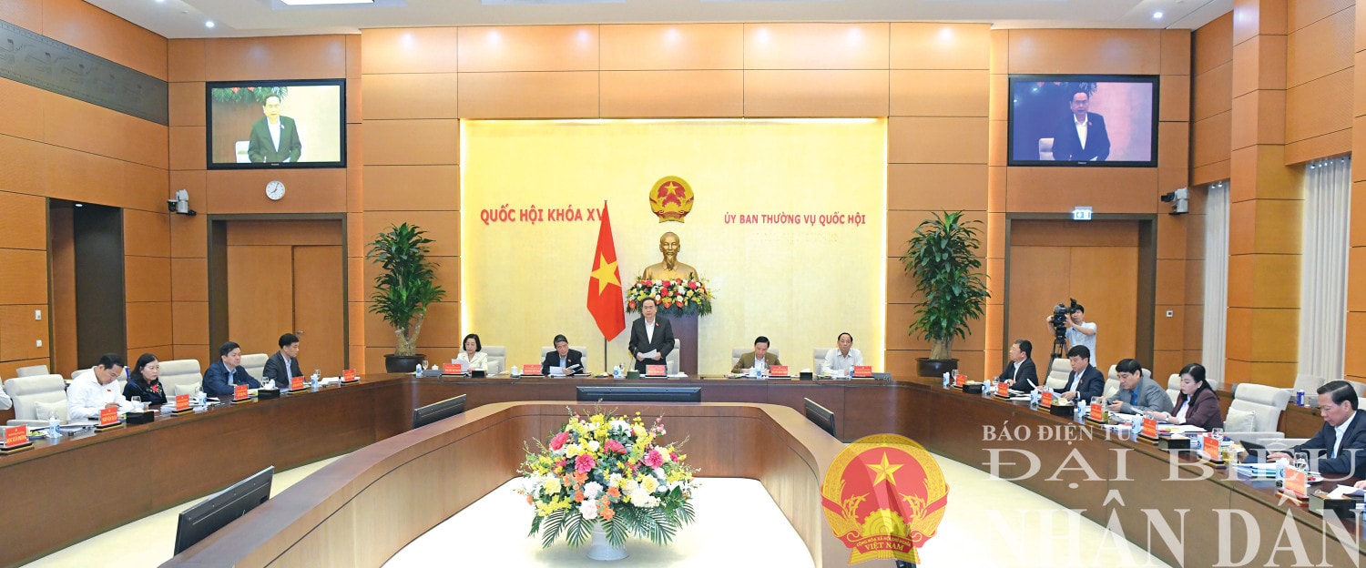 Chủ tịch Quốc hội Trần Thanh Mẫn chủ trì phiên họp thứ hai của Ban Thường vụ Đảng ủy Quốc hội về sửa đổi Hiến pháp. Ảnh: Lâm Hiển