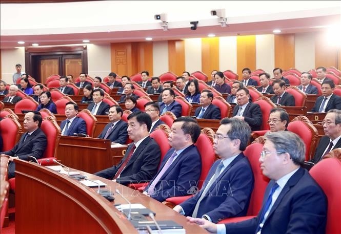 Các Ủy viên Trung ương Đảng dự phiên bế mạc Hội nghị lần thứ 11 Ban Chấp hành Trung ương Đảng khóa XIII. Ảnh: TTXVN