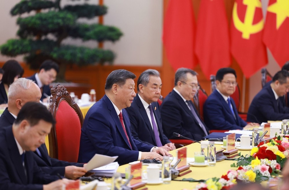 Party General Secretary and President of China Xi Jinping and members of the Chinese high-level delegation at the talks. (Photo: VNA) img-9546.jpg