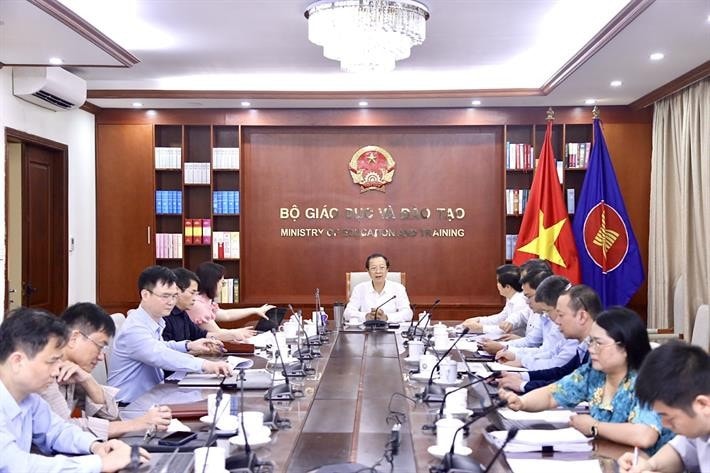trien-khai-nang-luc-so-doi-voi-hoc-sinh-va-giao-vien-than-trong-ky-luong-nhung-khong-cau-toan.jpg