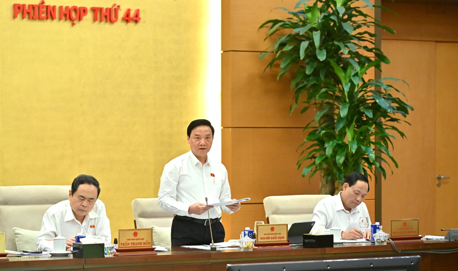 pho-chu-tich-quoc-hoi-nguyen-khac-dinh-dieu-hanh.jpg