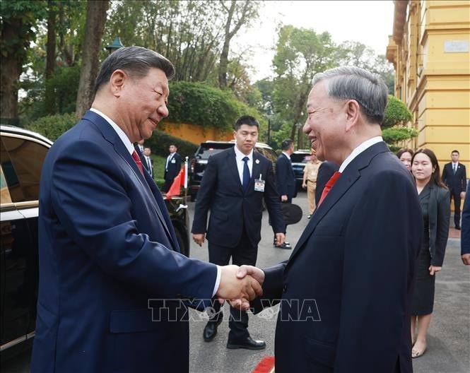 Tổng Bí thư Tô Lâm đón Tổng Bí thư, Chủ tịch nước Trung Quốc Tập Cận Bình. Ảnh: Thống Nhất/TTXVN