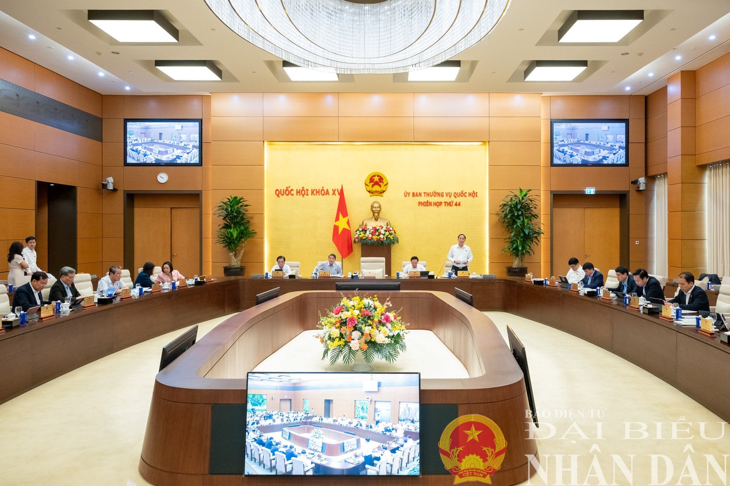 Quang cảnh phiên họp. Ảnh: Hồ Long