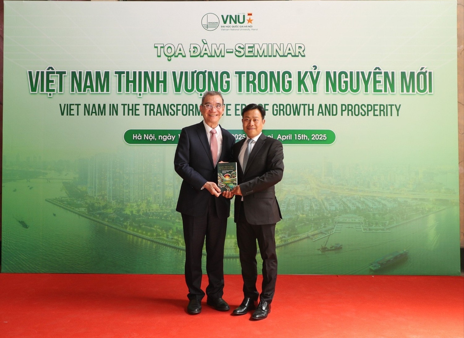 vnu-giam-doc-dhqghn-le-quan-tham-gia-tai-buoi-toa-dam-1-4671.jpg