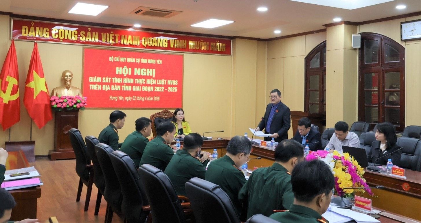 Toàn cảnh cuộc giám sát tại Bộ Chỉ huy quân sự tỉnh Hưng Yên. Ảnh: Thu Trang