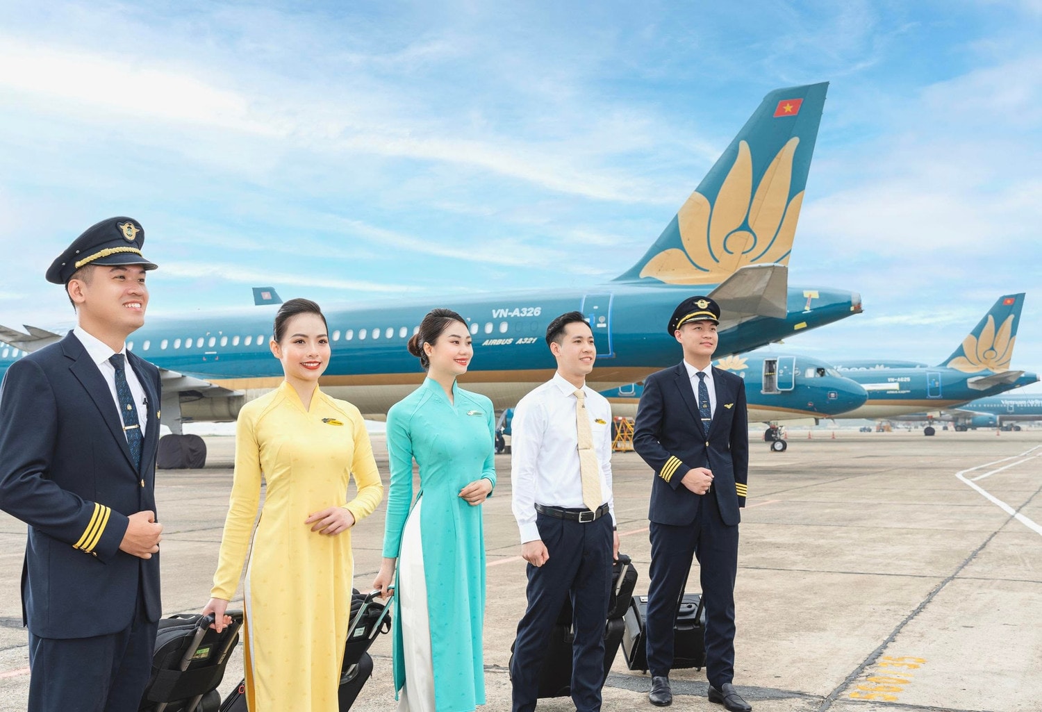tren-tung-chang-bay-vietnam-airlines-khong-ngung-khang-dinh-vai-tro-la-cau-noi-giua-cac-vung-mien-anh-vna.jpg