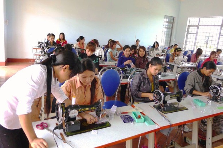 anh-2-so-luong-lao-dong-that-nghiep-chu-yeu-co-xu-huong-chuyen-doi-cong-viec-anh-vgp.jpg