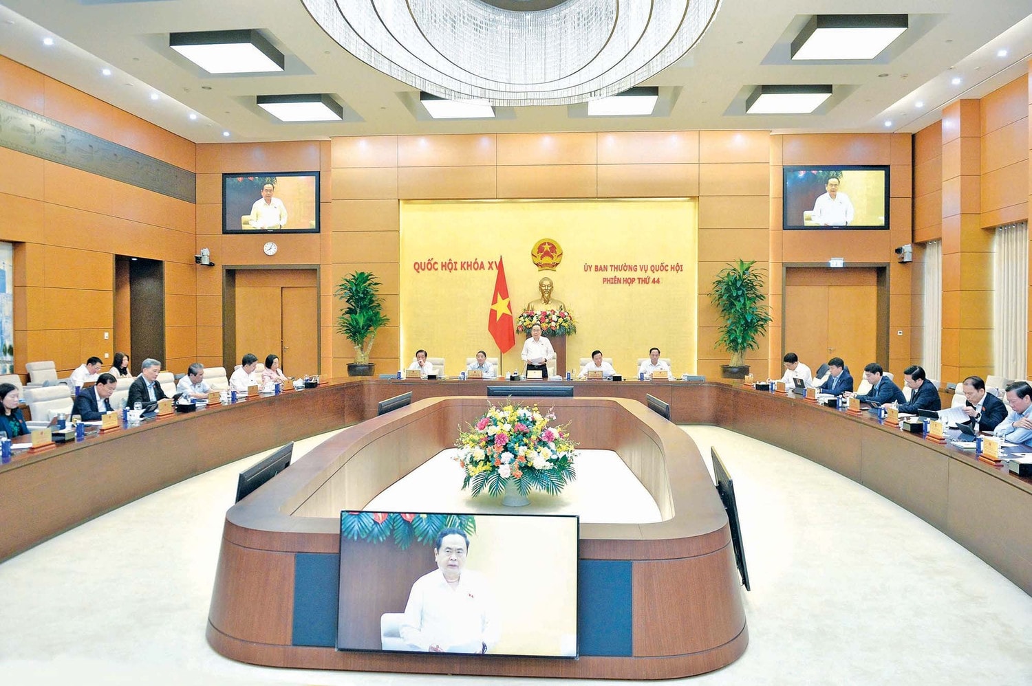 Chủ tịch Quốc hội Trần Thanh Mẫn phát biểu khai mạc Phiên họp thứ 44 của UBTVQH. Ảnh: Hồ Long