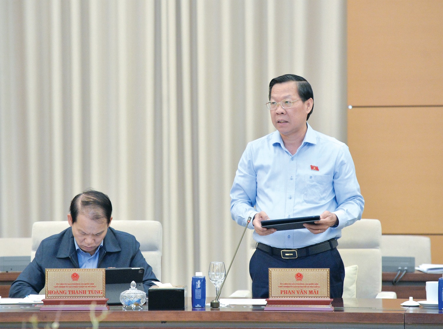 cn-ub-tai-chinh1.jpg