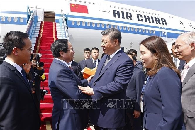 Thủ tướng Phạm Minh Chính chủ trì Lễ tiễn Tổng Bí thư, Chủ tịch nước Trung Quốc Tập Cận Bình tại Sân bay quốc tế Nội Bài. Ảnh: Doãn Tấn/TTXVN