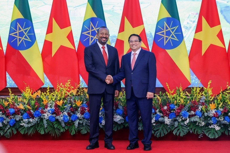 Thủ tướng Chính phủ Phạm Minh Chính và Thủ tướng nước Cộng hòa Dân chủ Liên bang Ethiopia Abiy Ahmed Ali trước khi tiến hành hội đàm. Ảnh: VGP/Nhật Bắc