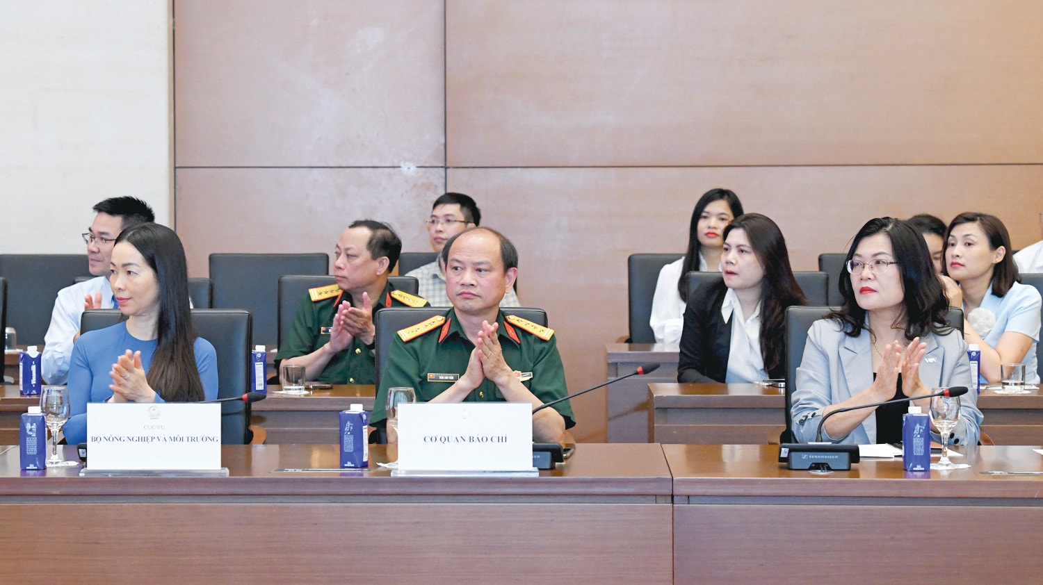 Các đại biểu dự hội nghị. Ảnh: Lâm Hiển