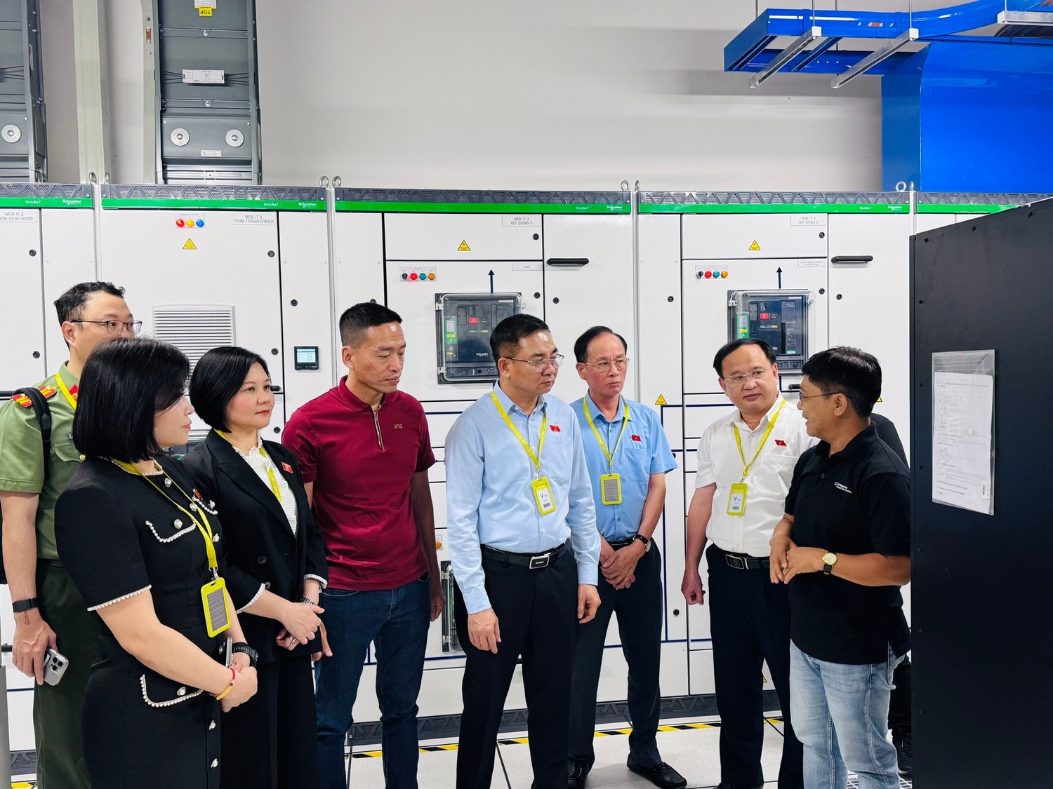 Đoàn công tác của Ủy ban Quốc phòng, An ninh và Đối ngoại khảo sát thực tế tại Trung tâm dữ liệu STT VNG Hồ Chí Minh 1. Ảnh: Tịnh Hà