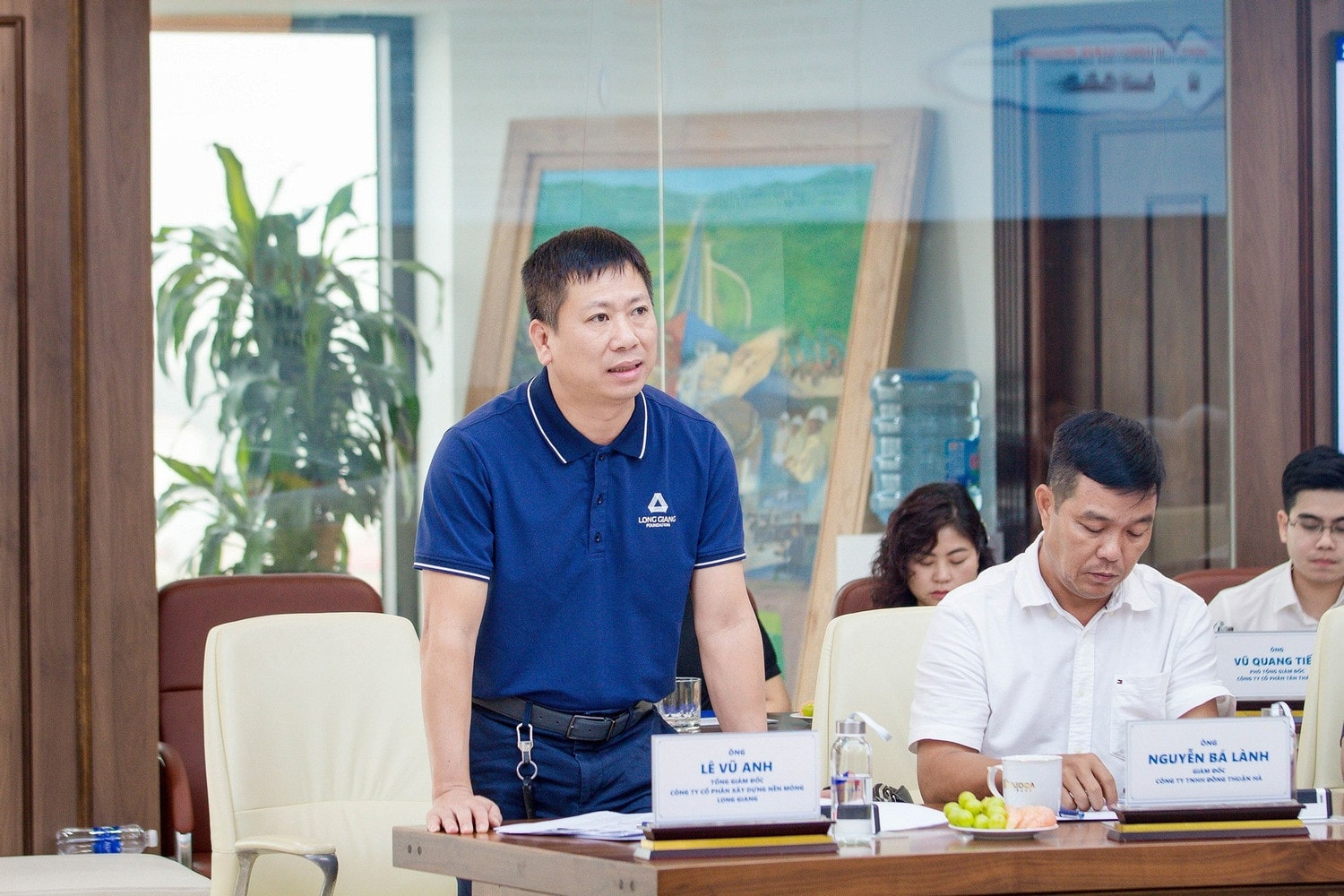 ong-le-vu-anh-tong-giam-doc-ctcp-xay-dung-nen-mong-long-giang-bay-to-an-tuong-voi-cach-lam-quyet-liet-cua-deo-ca.jpg