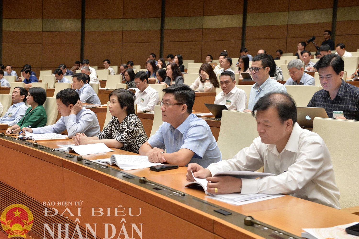 Các đại biểu dự hội nghị. Ảnh: Hồ Long