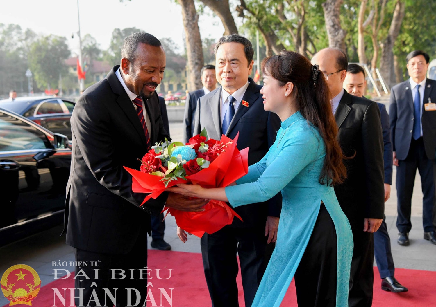 Chủ tịch Quốc hội Trần Thanh Mẫn đón Thủ tướng Cộng hòa Dân chủ Liên bang Ethiopia Abiy Ahmed Ali. Ảnh: Lâm Hiển