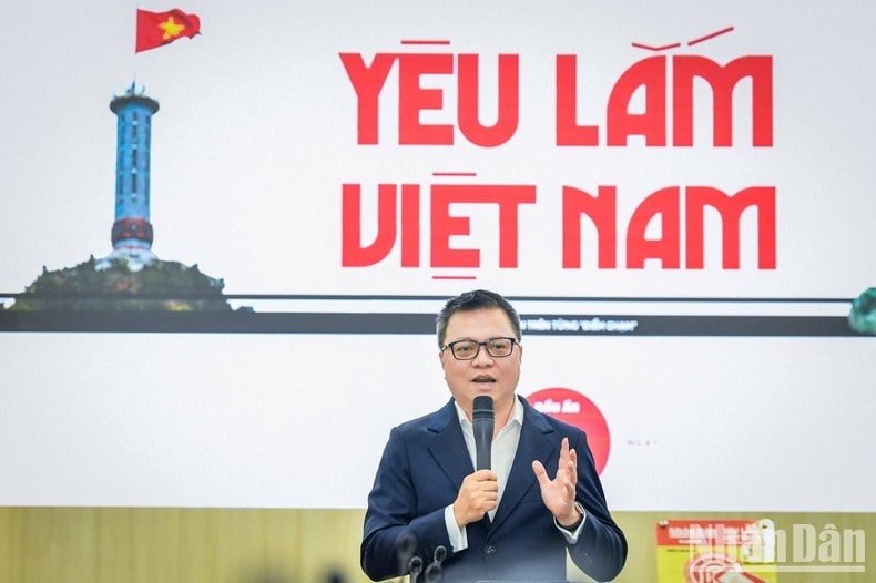 Tổng Biên tập Lê Quốc Minh chia sẻ về dự án.
