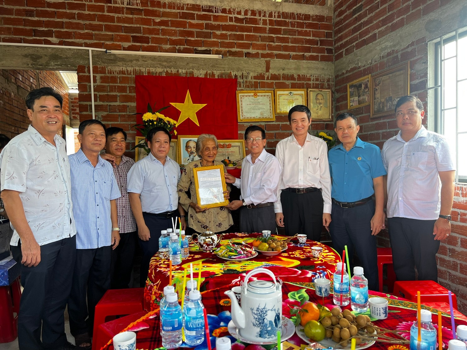 tren-hanh-trinh-phat-trien-evnspc-luon-thap-sang-tinh-nguoi-bang-mai-am-nghia-tinh.jpg